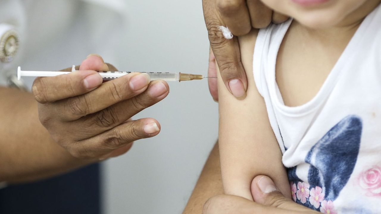 vacina-bcg-nao-protege-profissional-de-saude-de-covid-19,-diz-estudo